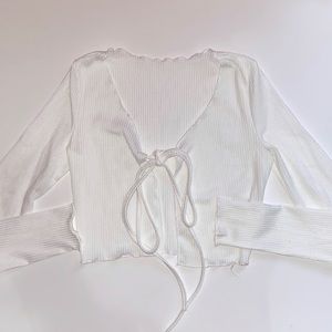 White knitted long sleeve front tie crop top